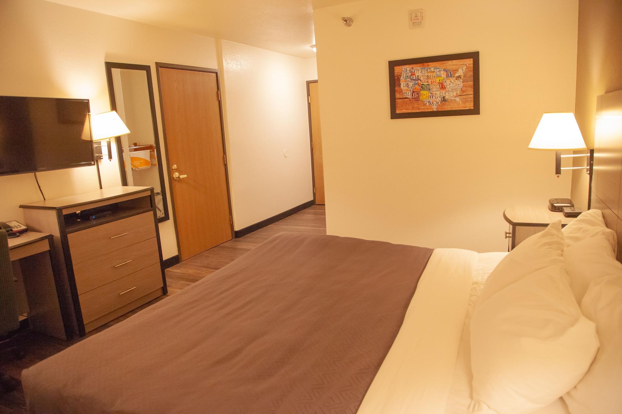 פואבלו Econo Lodge מראה חיצוני תמונה