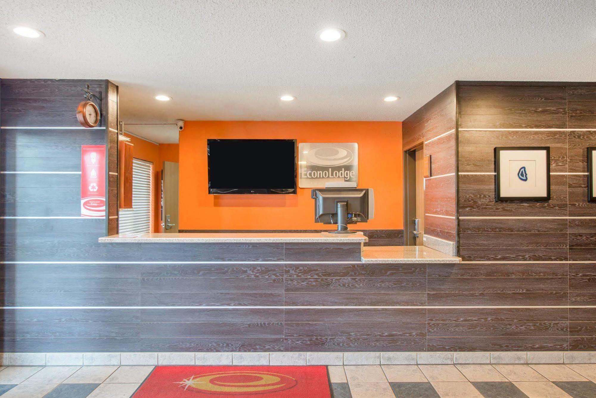 פואבלו Econo Lodge מראה חיצוני תמונה