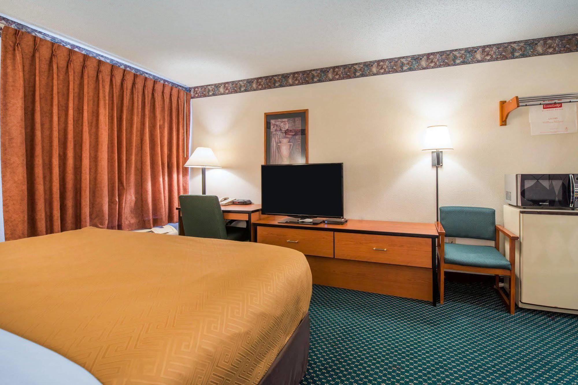 פואבלו Econo Lodge מראה חיצוני תמונה
